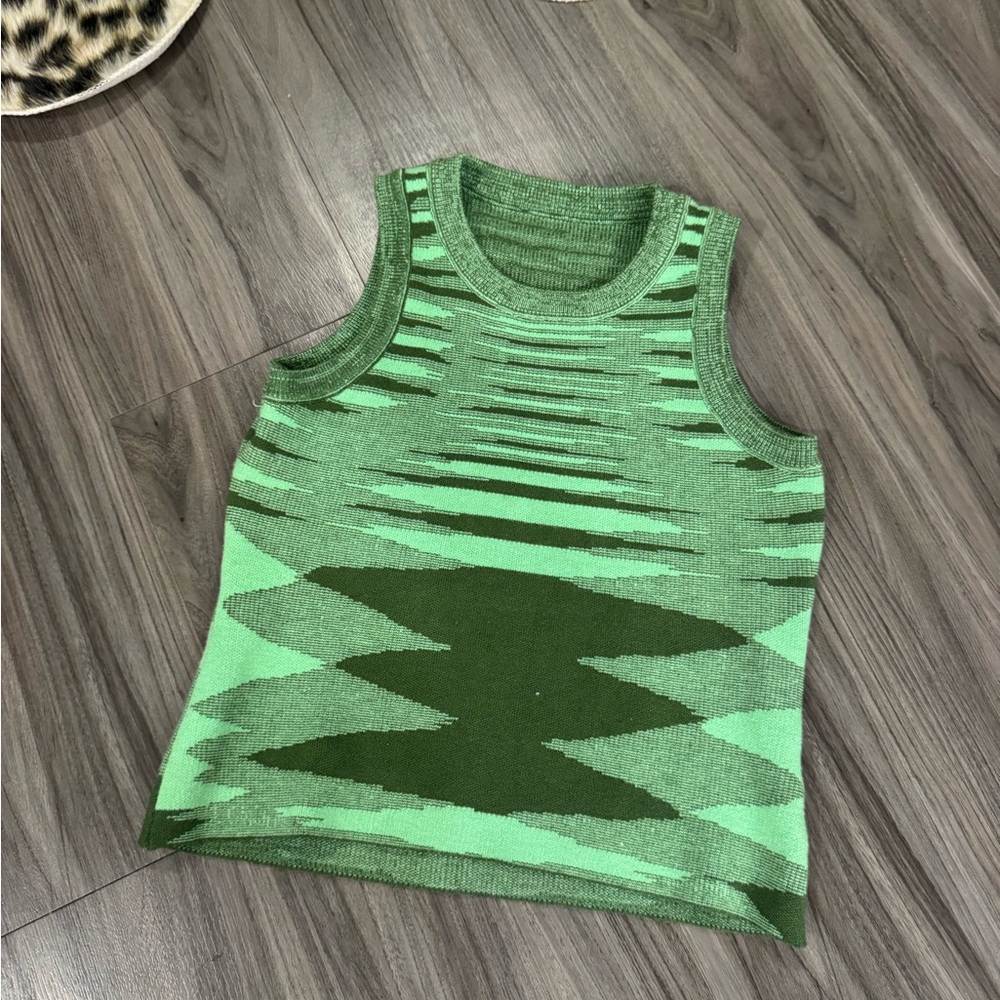 Cool vintage looking sweater tank top